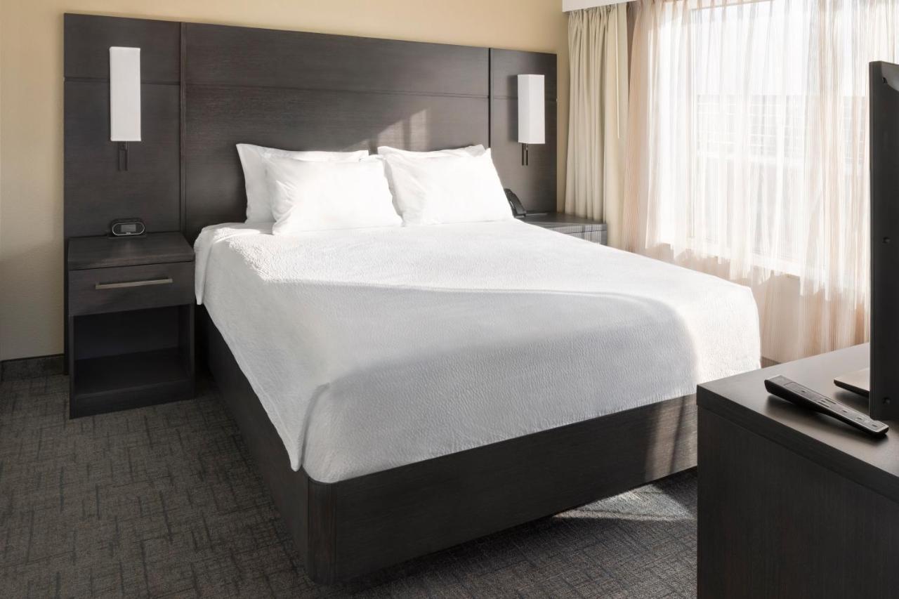 By Marriott Downtown At Capitol Park